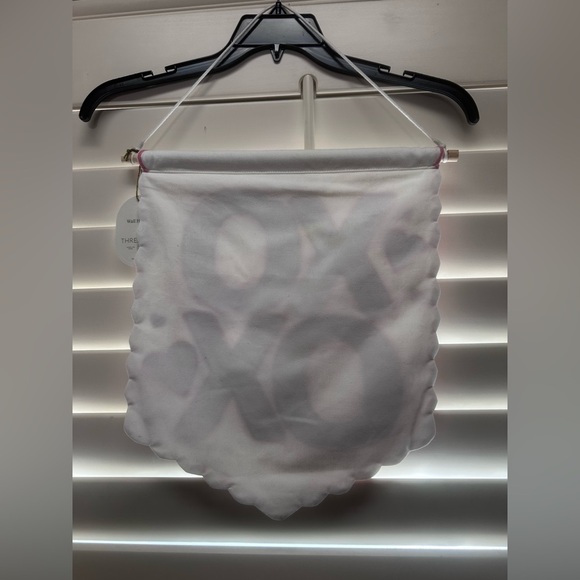 NEW Target Threshold XOXO Wall hanging Banner, NWT - Picture 5 of 6